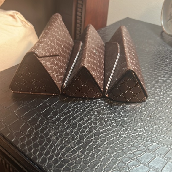 3- Gucci cases - Picture 2 of 3